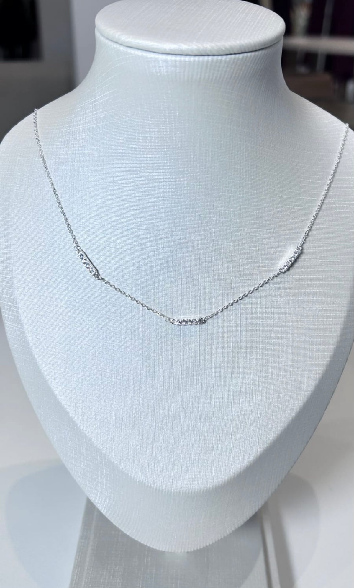 Colar Feminino em Prata 925 com Zircônias Delicadas