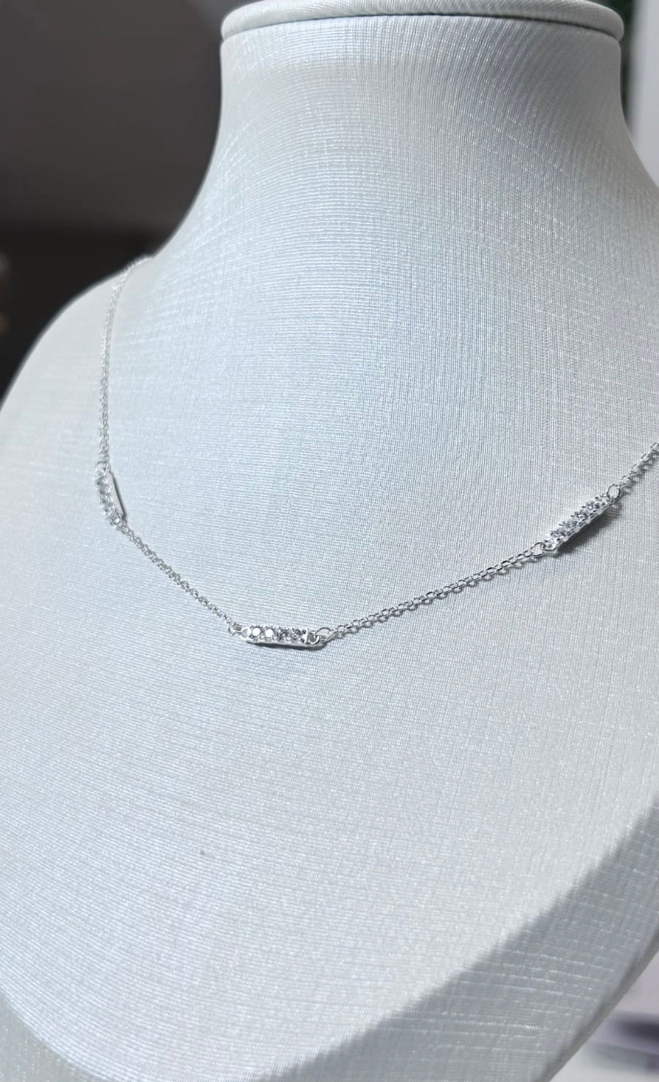 Colar Feminino em Prata 925 com Zircônias Delicadas