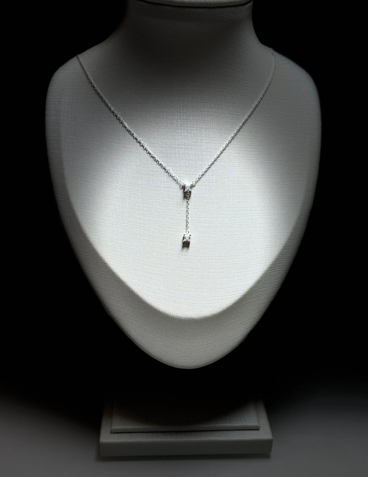 Colar Gravata em Prata 925 com Zircônias