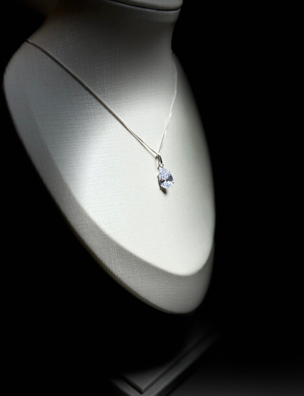 Colar Gota em Prata 925 com Zircônia Cristal