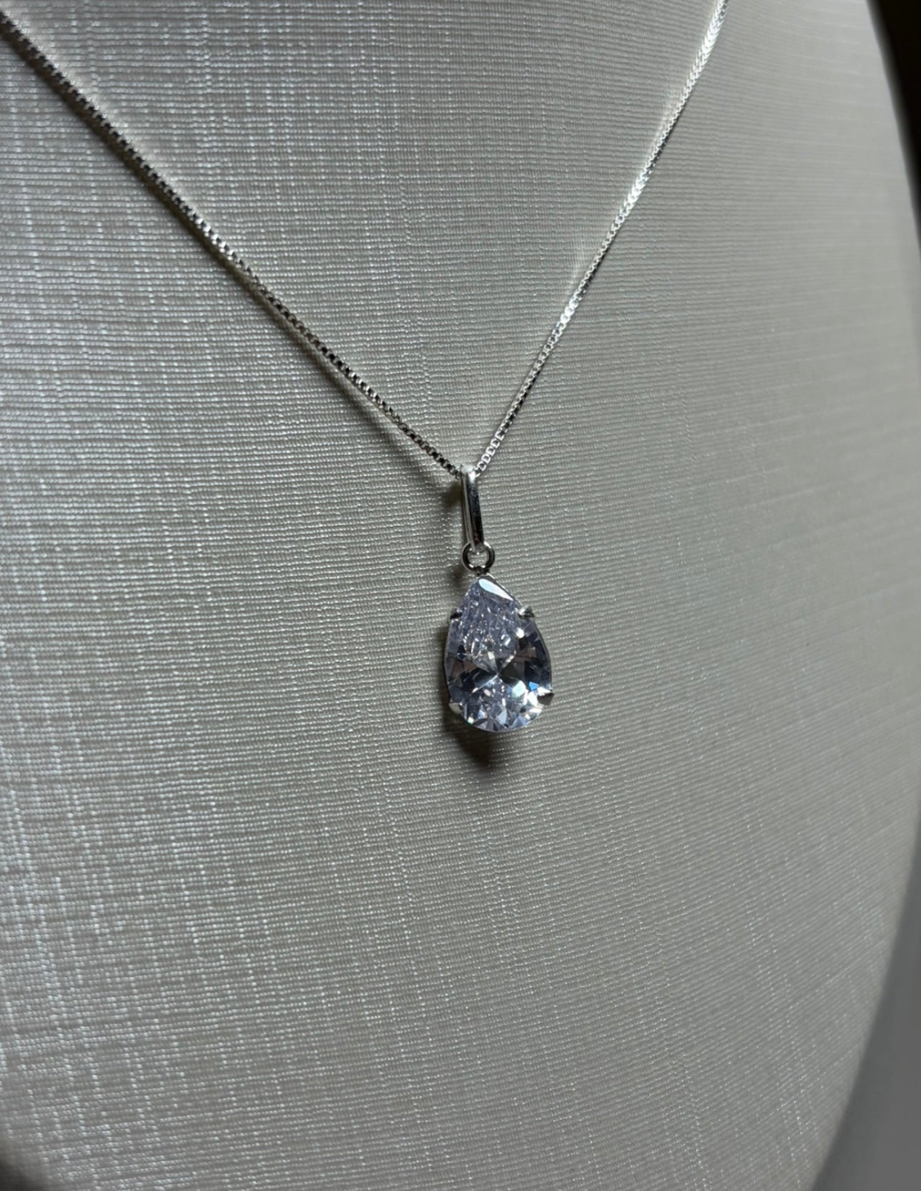Colar Gota em Prata 925 com Zircônia Cristal