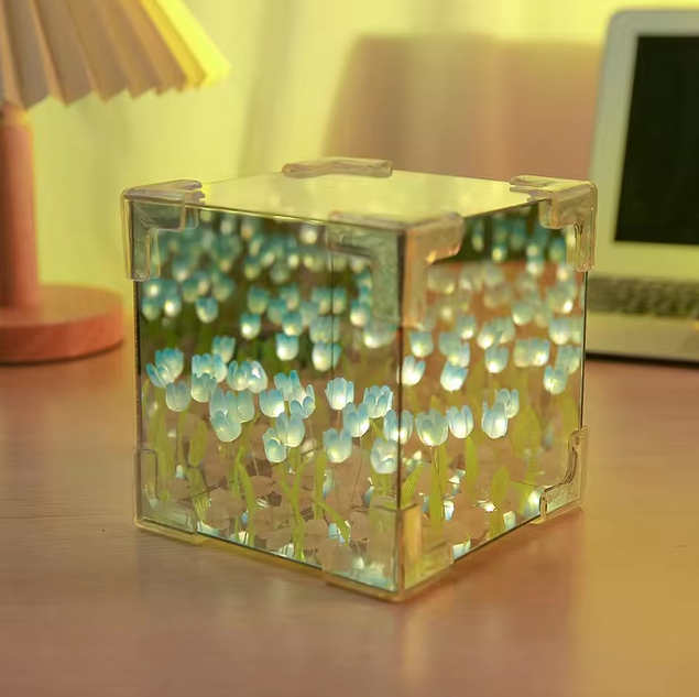 Luminária Jardim de Tulipas com design exclusivo, luz suave e montagem interativa. Decoração elegante, durável e perfeita para presentear com estilo.