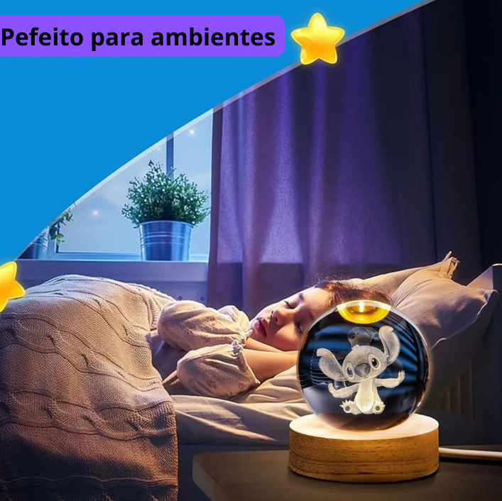 Luminária esférica de cristal com base de madeira e LED. Gravação a laser, luz suave e aconchegante para decorar, relaxar e iluminar com estilo.