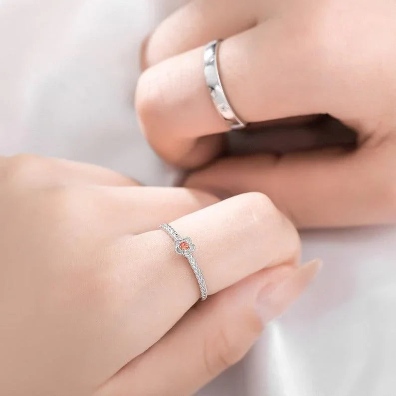 Par de Alianças Pequeno Princípe Premium Especificações: Material: Prata 925. Tamanho: Tamanho ajustável, servindo do tamanho 10 ao 25.