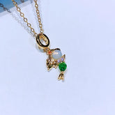 Joia inspirada nas princesas da Disney, com zircônia e banho em ouro 18k. Em aço inox, colar de 45 cm com pingente de 1,5 cm. Elegância e brilho únicos.