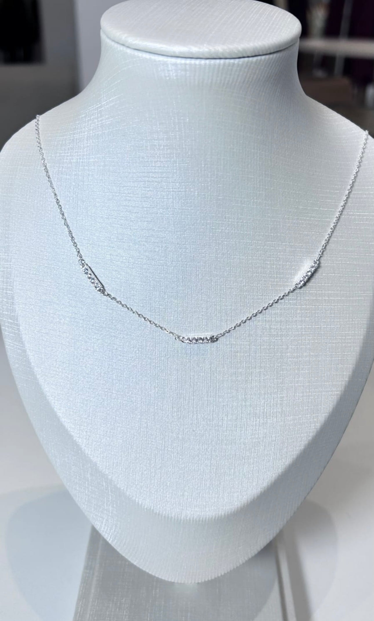 Colar Feminino em Prata 925 com Zircônias Delicadas
