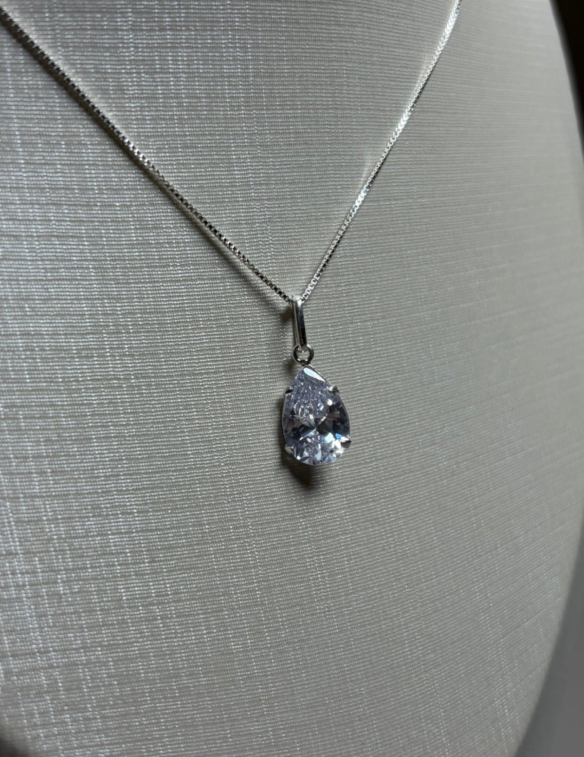 Colar Gota em Prata 925 com Zircônia Cristal
