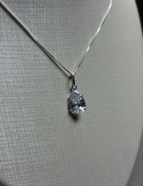 Colar Gota em Prata 925 com Zircônia Cristal