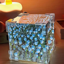 Luminária Jardim de Tulipas com design exclusivo, luz suave e montagem interativa. Decoração elegante, durável e perfeita para presentear com estilo.
