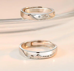 Par de alianças Mar e Montanha Amar é um dom que move montanhas, um significado único. Especificações: Material: Esmaltada em Prata 925. 