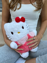 Pelúcia anti-cólica com bolsa térmica removível. Tecido antialérgico, alívio rápido com calor, ideal para todas as idades. Conforto, segurança e fofura.