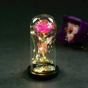 Rosa Cristal com LED em cúpula, presente romântico e duradouro. Ideal para datas especiais, com design encantador e material de alta qualidade.