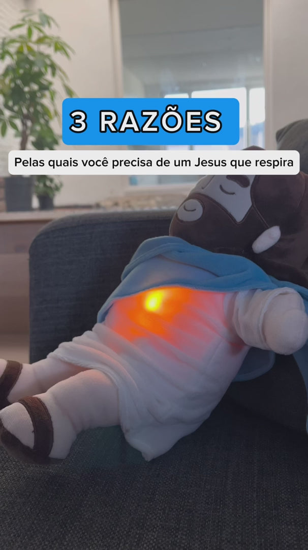 Descubra a paz interior com a Pelúcia Jesus que Respira. 🌟 Sinta a tranquilidade a cada inspiração e expiração Altura da Pelúcia: 38cm Material de enchimento: Algodão P